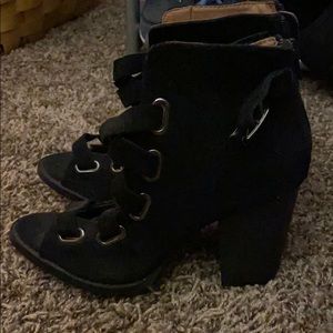 Yoki Heels Size 6